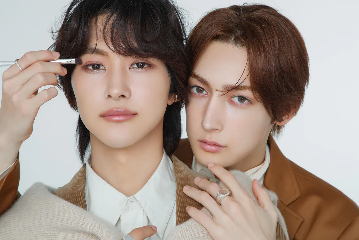 ジルスチュアート　ドレスドブルーム アイズ 新アイカラーと新アイカラーブラシを使用した仕上がりイメージ画像（モデル：ROIROMのふたり）