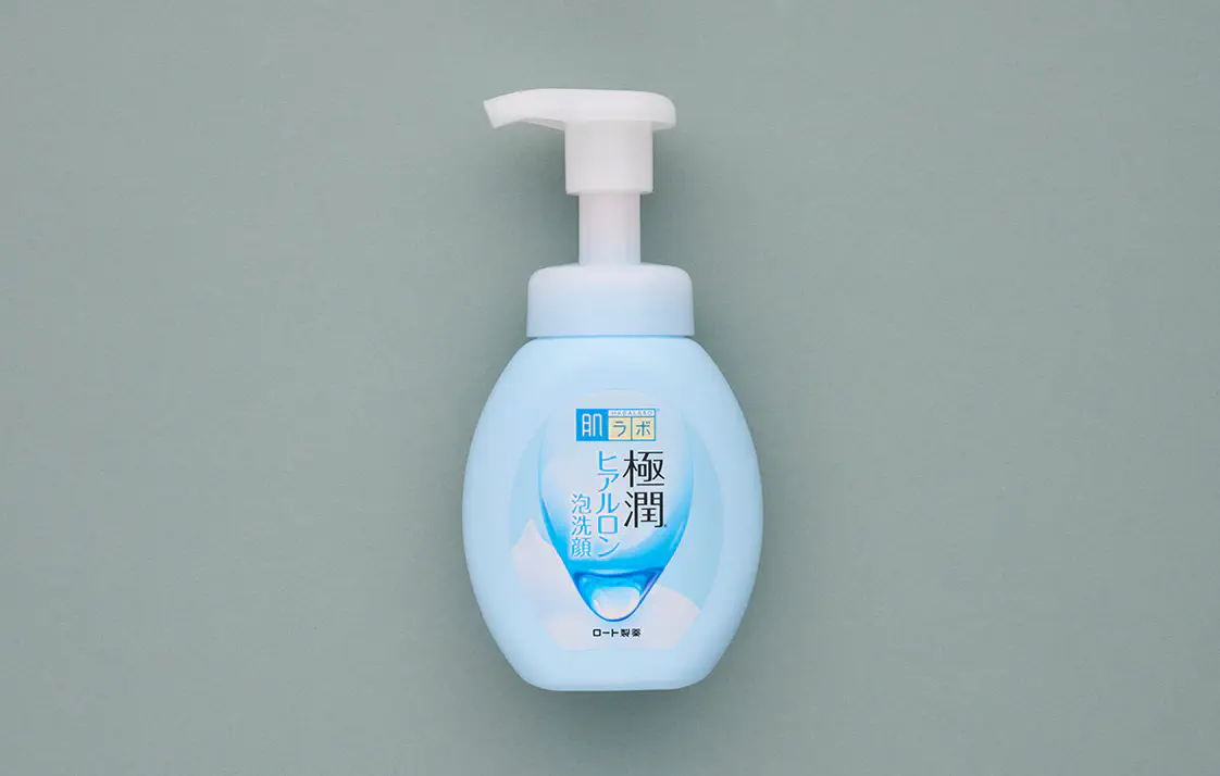 極潤 ヒアルロン泡洗顔